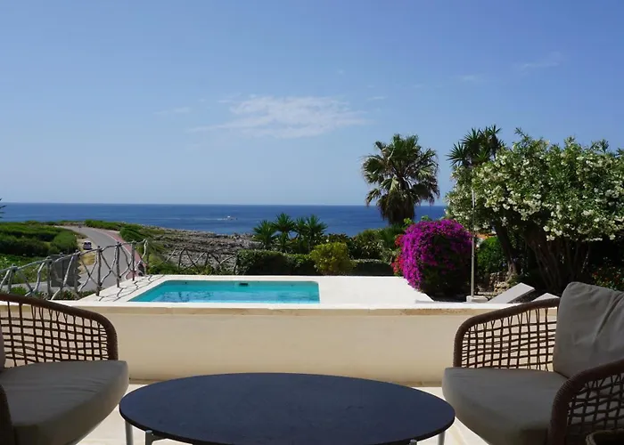 Villa En Primera Linea De Mar Cerca De Binibeca *