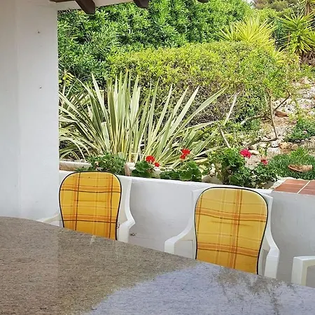 Villa En Primera Linea De Mar Cerca De Binibeca