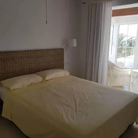 En Primera Linea De Mar Cerca De Binibeca Villa *