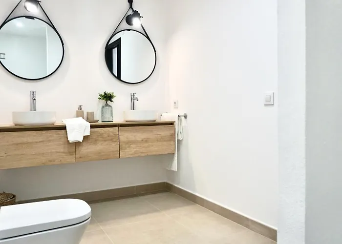 En Primera Linea De Mar Cerca De Binibeca Villa