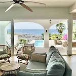 En Primera Linea De Mar Cerca De Binibeca Villa Sant Lluis