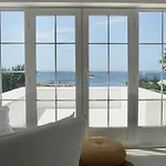 Villa En Primera Linea De Mar Cerca De Binibeca *