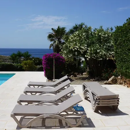 En Primera Linea De Mar Cerca De Binibeca